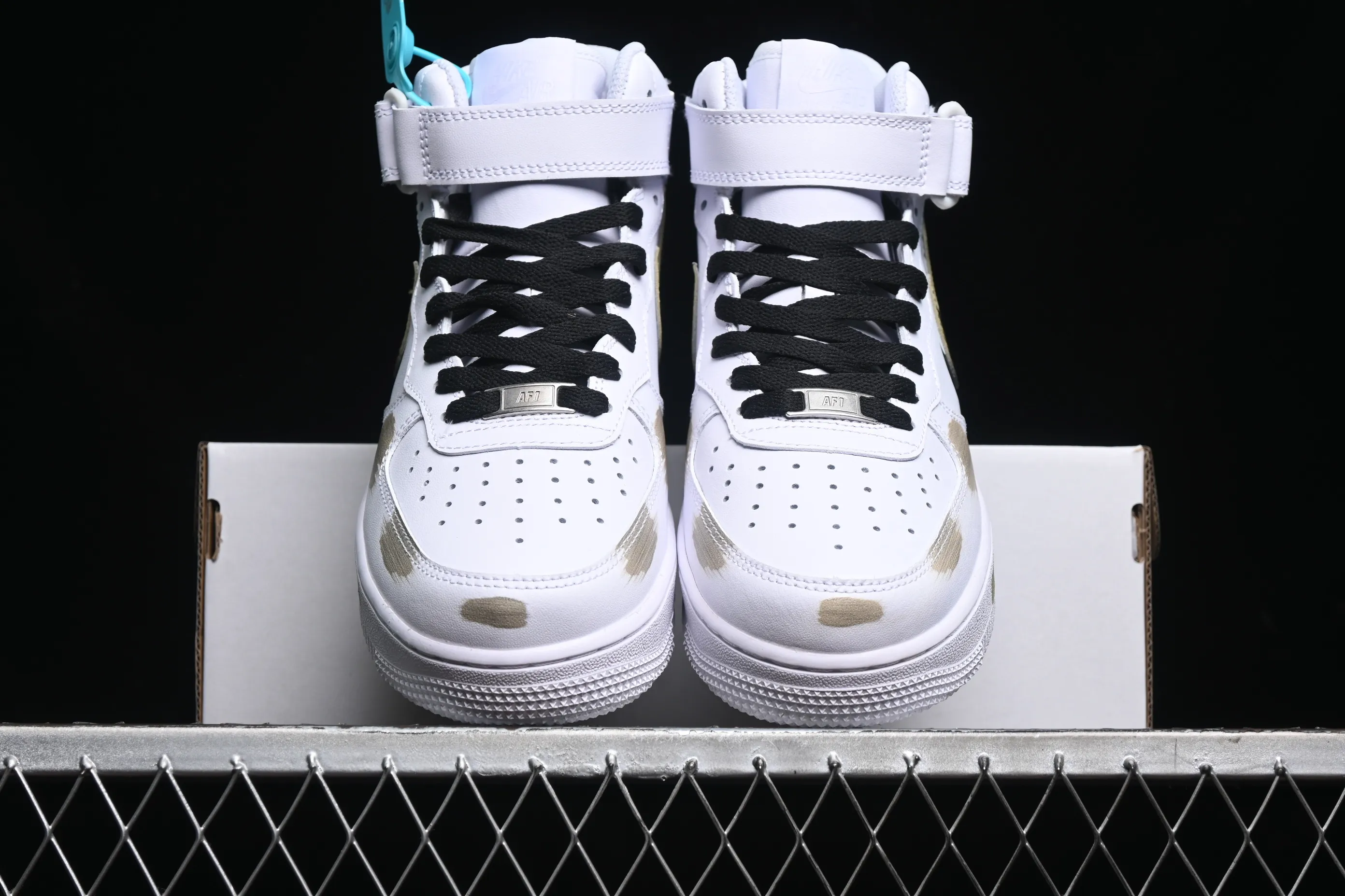 All categories Nk Air Force 1 Air Force series Nk Air Force 1 Mid Air Force mid-top Nk Air Force 1'07 Mid Olive green hand-painted Hand-painted fracture Triple hook shadow Air Force 1 strap mid-top casual sneakers CW2289-111